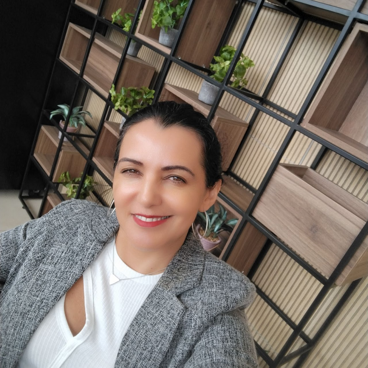 ELAINE GUIMARÃES GODINHO